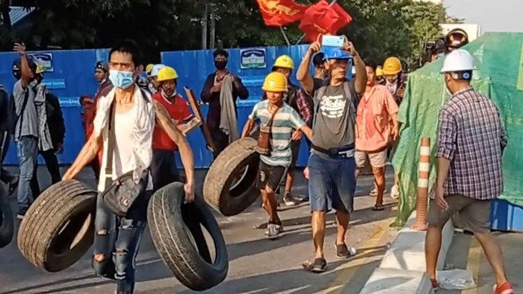 Tüntetés Mianmarban
