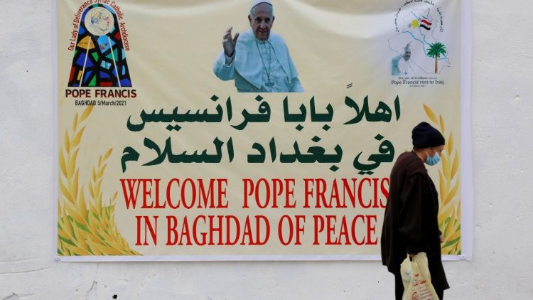 Плакат на папа Франциск  в Багдад за предстоящото му посещение в Ирак, 4.3.2021