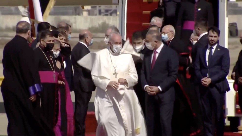 Historicky prvý prílet pápeža na pôdu Iraku (Bagdad, 5. marca 2021)