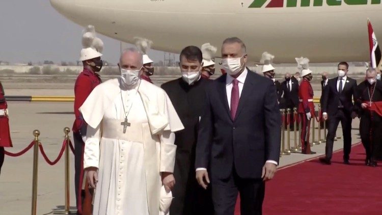 Papst Franziskus ist im Irak angekommen