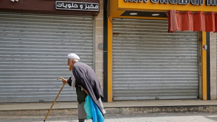Palestino idoso durante lockdown nos Territórios Ocupados