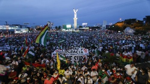 Bolivia: i vescovi condannano l'arresto dell'ex-presidente Aňez