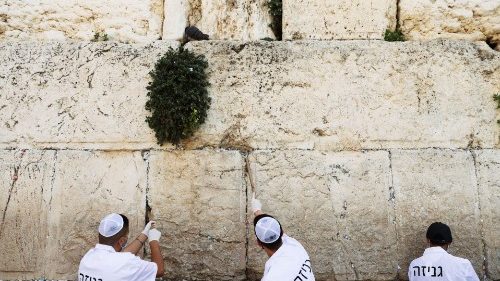 Jerusalem: Gebete an Westmauer, um für Pandemie-Ende zu bitten