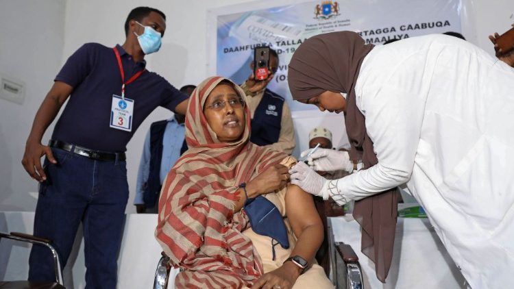 Dank Covax: Somalias Gesundheitsministerin erhält am Dienstag in Mogadischu eine erste Impfdosis