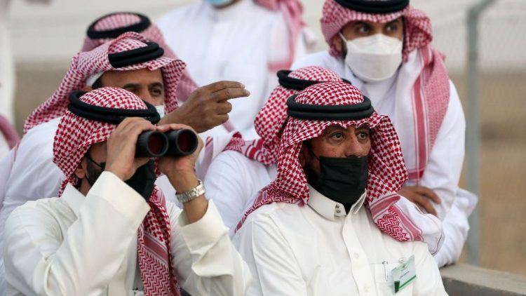 Saudis beim Auftakt des islamischen Fastenmonats