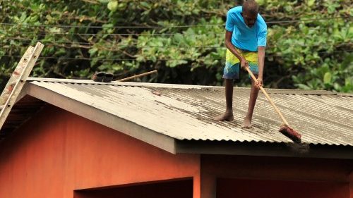 Alarma humanitaria de Cáritas Antillas por la erupción de un volcán en San Vicente
