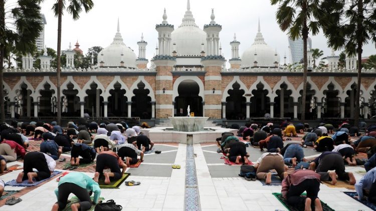 Prière du premier vendredi du Ramadan à Kuala Lumpur