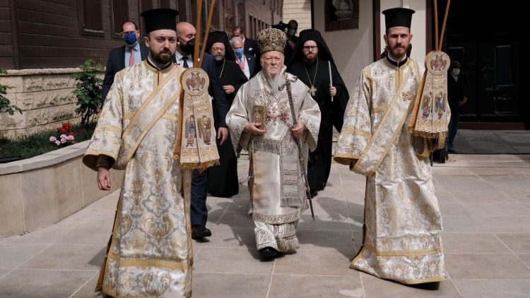 Der orthodoxe Patriarch Bartholmaios I steht in Istanbul den Osterfeierlichkeiten vor