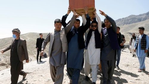 Un altro attentato in Afghanistan dopo la strage di studentesse