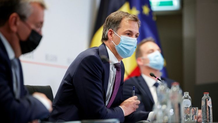 Le Premier ministre belge Alexander de Croo présente le nouveau dispositif sur les restrictions anti-Covid, le 11 mai 2021 à Bruxelles.