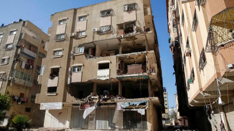 Ein von einer Bombe zerstörtes Haus in Gaza