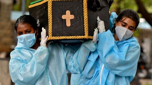 Covid-19: Igreja na Índia recorda sacrifício de padres e irmãs contagiados no exercício da missão