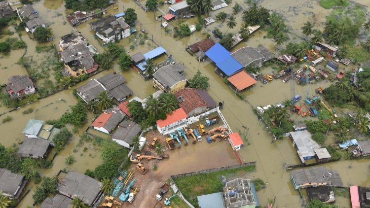 Luftaufnahme eines überfluteten Vororts von Colombo