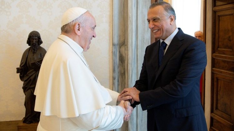 教皇フランシスコ、イラクのカディミ首相と　2021年7月2日