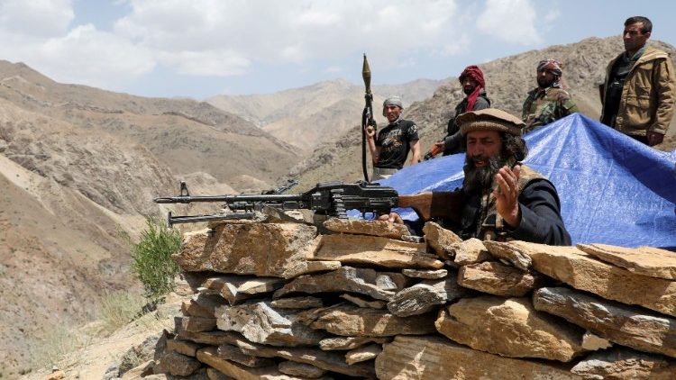 Truppe afghane impiegate contro i talebani