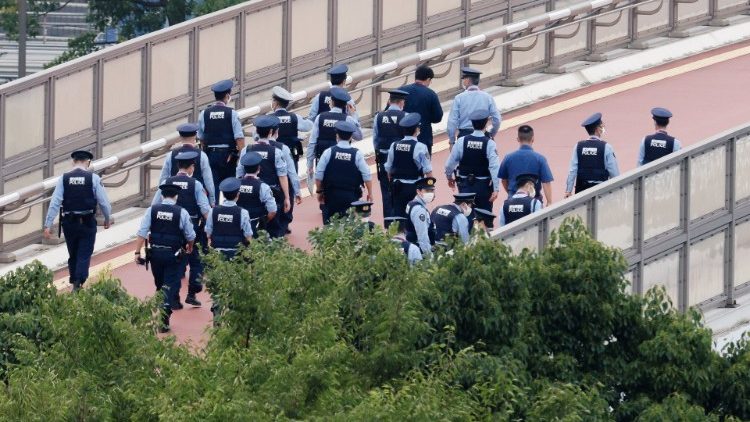 Polizisten sichern das Olympia-Gelände in Tokio