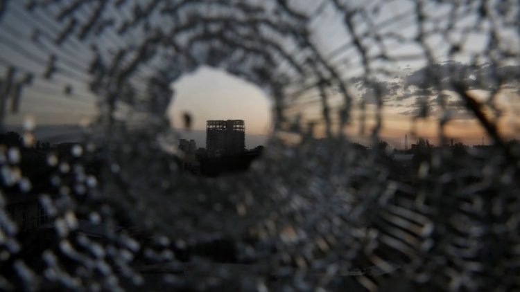 L'impact d'une balle dans la fenêtre d'un hôtel dans la ville de Shire, dans le Tigré éthiopien, le 13 juillet 2021. 