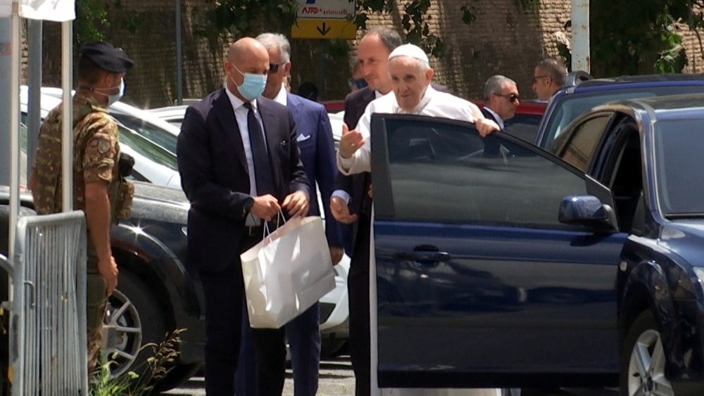 El Papa regresó al Vaticano.