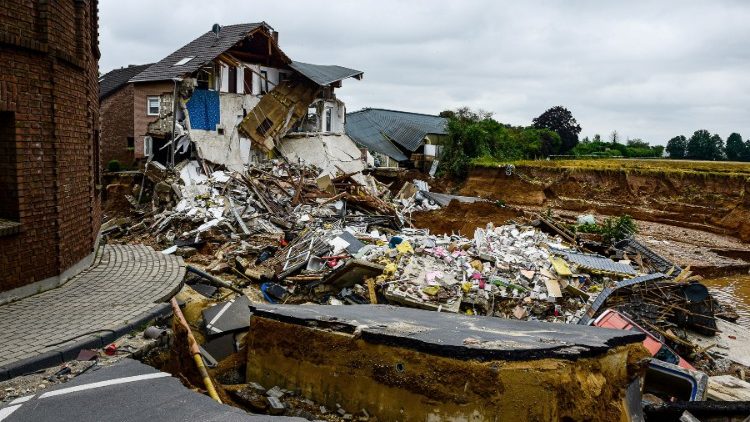 La distruzione a Erftstadt Blessem, in Germania (Alexander Franz/Reuters)
