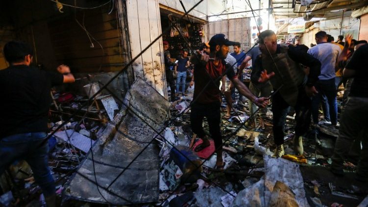 تفجير انتحاري في بغداد يودي بحياة ٣٥ شخصا على الأقل