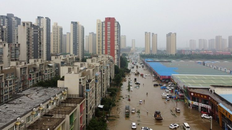 豪雨により水害に見舞われた中国河南省鄭州市　2021年7月23日