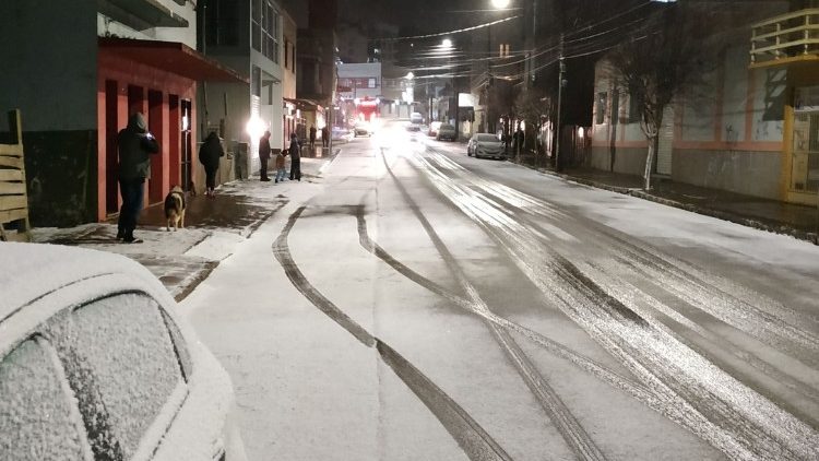 Imagens da neve na cidade de Vacaria a 100 Km de Caxias