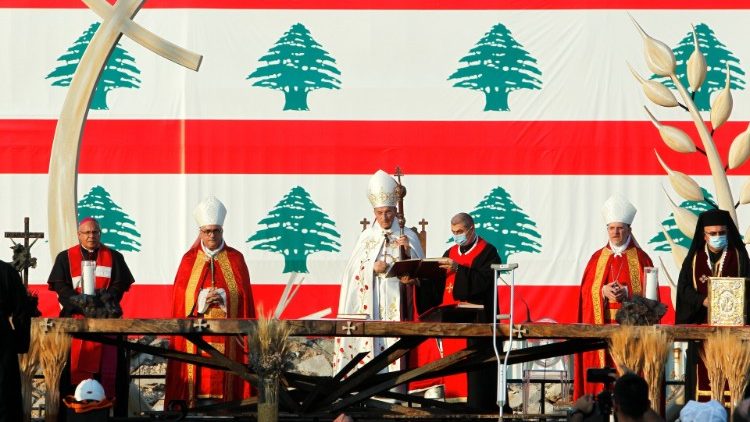Der Patriarch der maronitischen Christen im Libanon, Kardinal Bechara Rai, bei einer Messe in Beirut (August 2021)