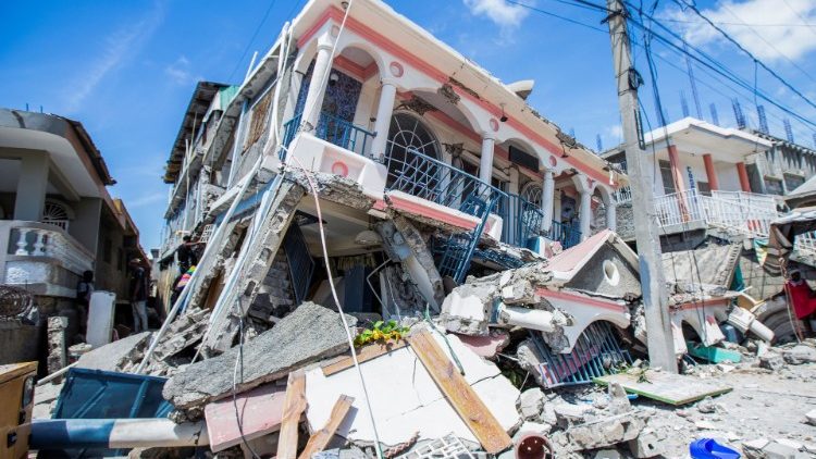 Po zemětřesení na Haiti.