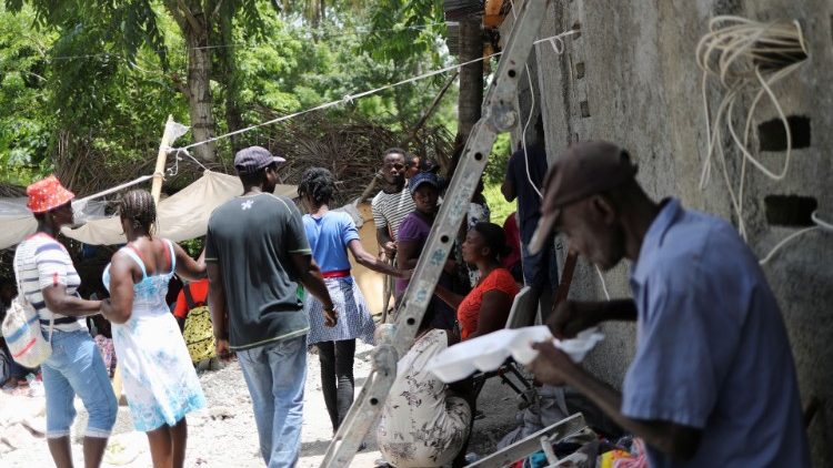 Colecta para ayudar a damnificados en Haití