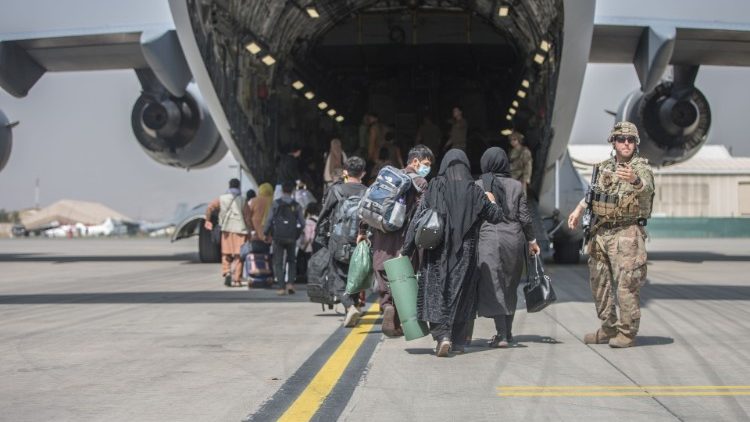 Évacuation d'Afghans depuis l'aéroport de Kaboul