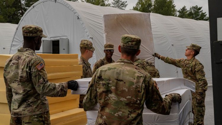 Allestimento di punti di accoglienza in Germania per i profughi afghani 