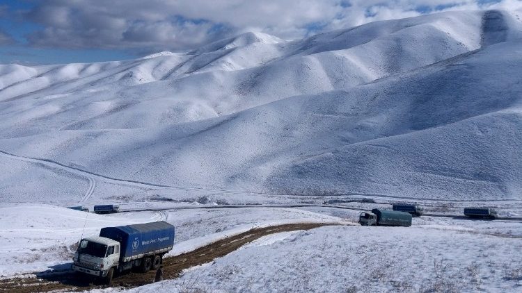 Primavera 2021 nelle montagne afghane: convogli del Wfp-Pam in mezzo alla neve