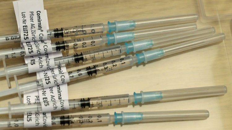 Siringhe con dosi di vaccino anti-Covid