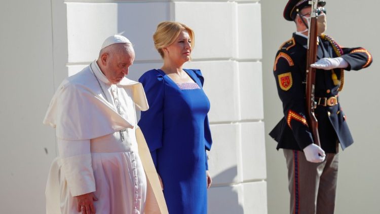 Foto Oficial del Papa Francisco con la Presidenta de Eslovaquia