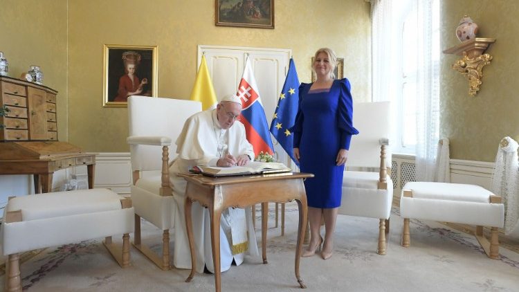 O Papa Francisco com a presidente da Eslováquia, Zuzana Čaputová
