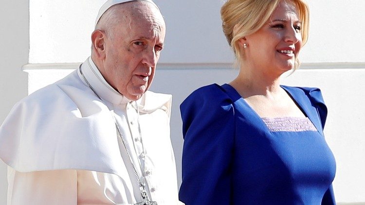 Prezidente Zuzana Čaputova kopā ar pāvestu Francisku viņa vizītes laikā Slovākijā