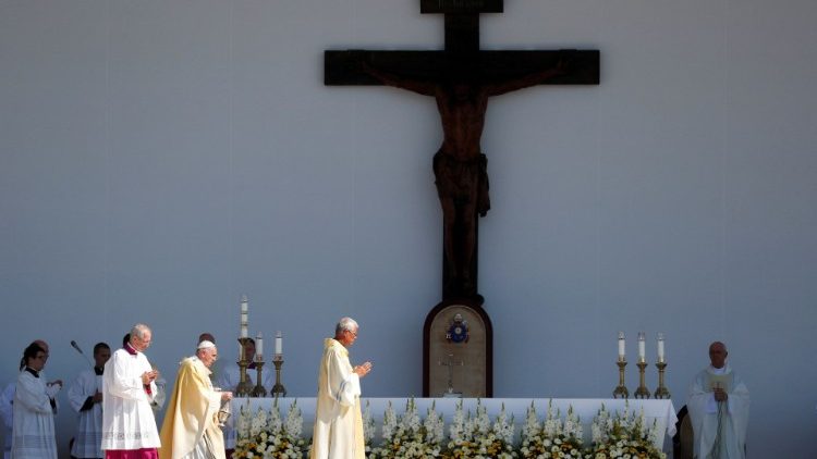 Popiežius aukoja Mišias Budapešte
