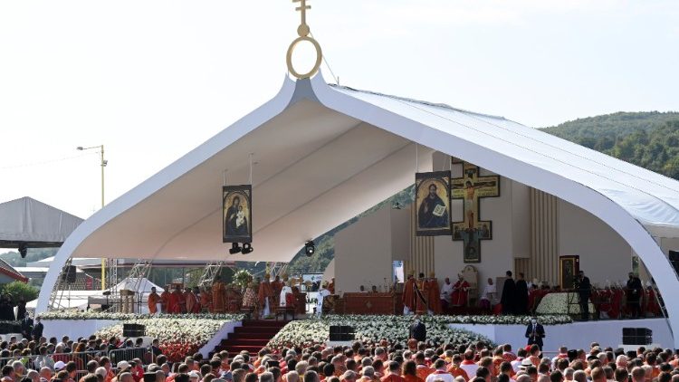 البابا يحتفل بالقداس الإلهيّ بحسب الطقس البيزنطي للقديس يوحنا الذهبي الفم 