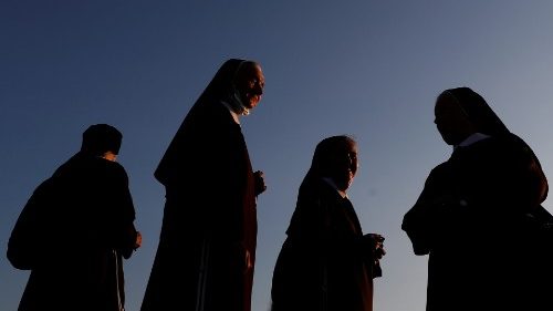 Papst an Ordensfrauen: Schönheit der Berufung betrachten