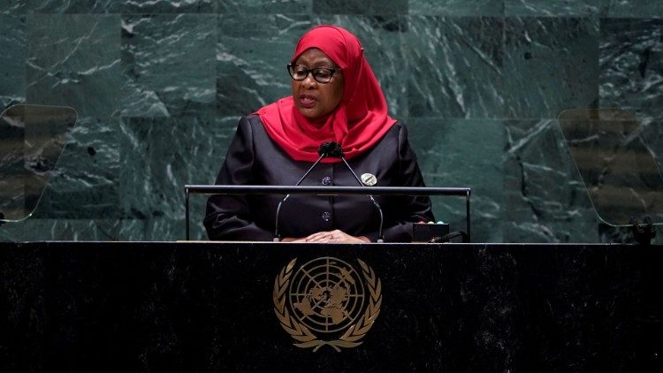 Rais Samia Suluhu Hassan wa Tanzania tarehe 23 Septemba 2021 amehutubia Baraza Kuu la Umoja wa Mataifa kuhusu: UVIKO-19, Usawa wa Kijinsia, Mabadiliko ya Tabianchi na Vijana.