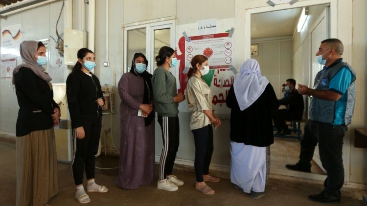Irakiens se rendant aux urnes le 10 octobre dernier