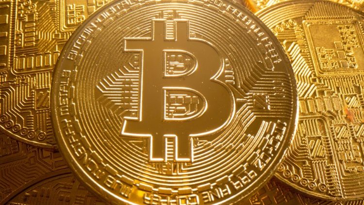 Eine Blockchain ist eine verteilte, öffentliche Datenbank. Im Kontext von Bitcoin wird diese Datenbank genutzt, um Geldtransaktionen zu verwalten. 