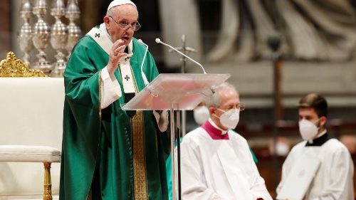 Misa apertura Sínodo. El Papa aconseja a los obispos "encontrar", "escuchar" y "discernir"