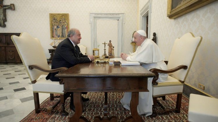 A pápa és az örmény elnök találkozója