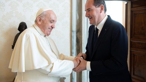 Papst empfängt französischen Premier
