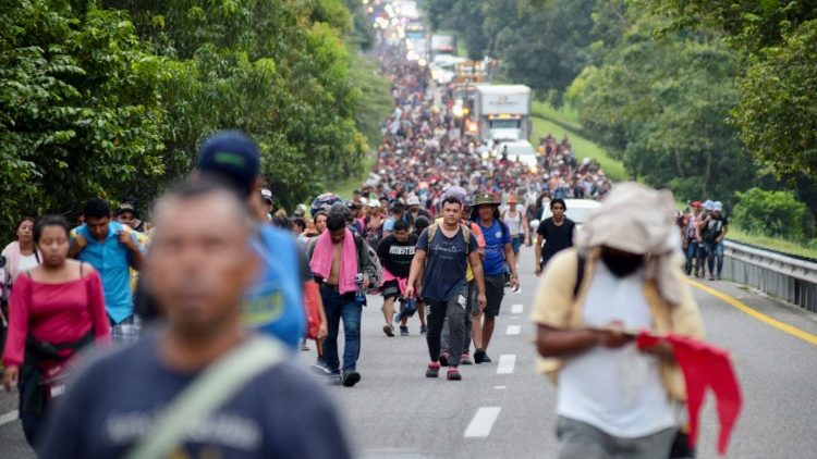 Caravana de migrantes que atravessam o México em Villa Comaltitlan, outubro de 2021