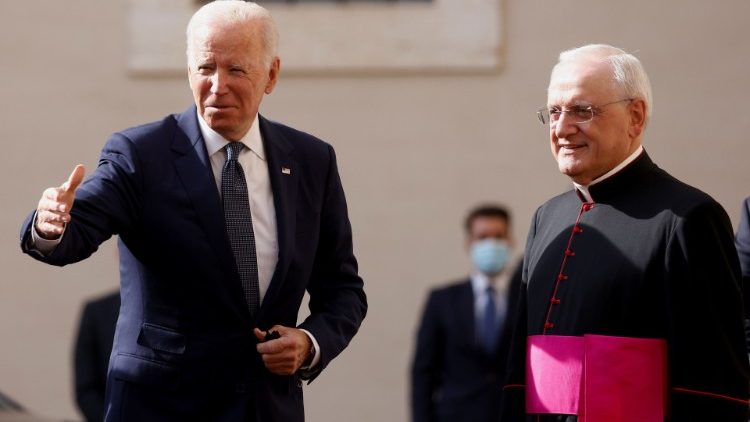 Biden bei seiner Ankunft im Vatikan