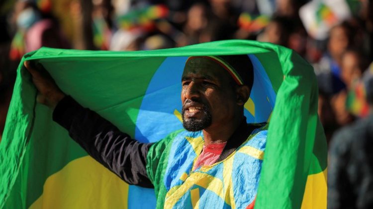 Manifestazioni di piazza ad Addis Abeba a sostegno del governo di Ahmed