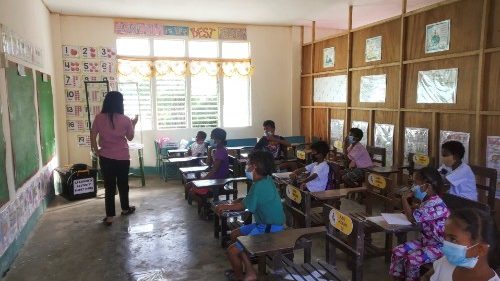 Aux Philippines, l’école en ligne depuis 20 mois pour les enfants