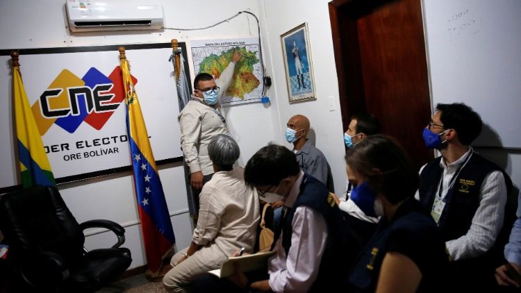 I membri della missione di osservazione elettorale 2021 dell'UE in Venezuela  